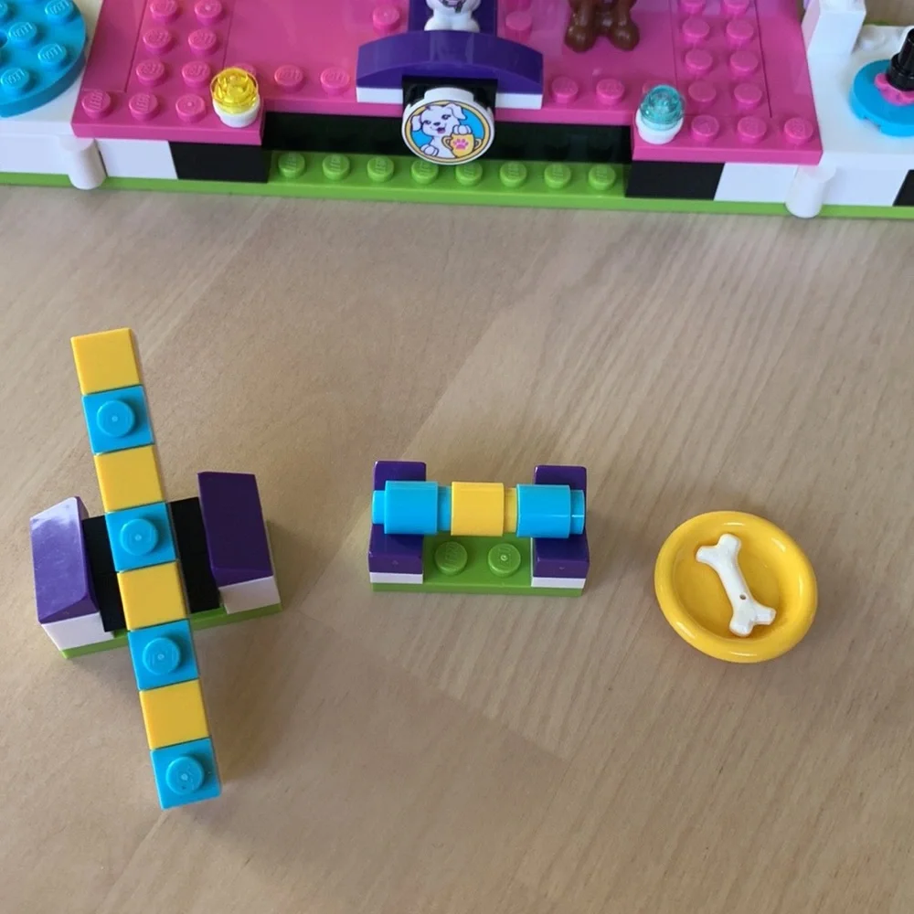 LEGO Friends Puppy Championship, set 41300 - Picture 3 of 10